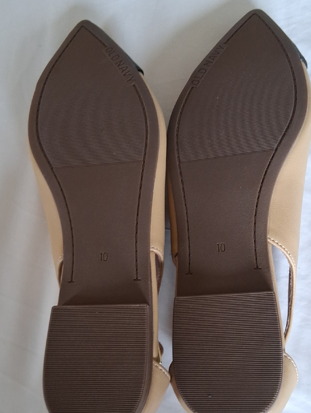 Old Navy Two-Tone Pointed Slingback Flats in Beige and Black - Picture 4 of 4